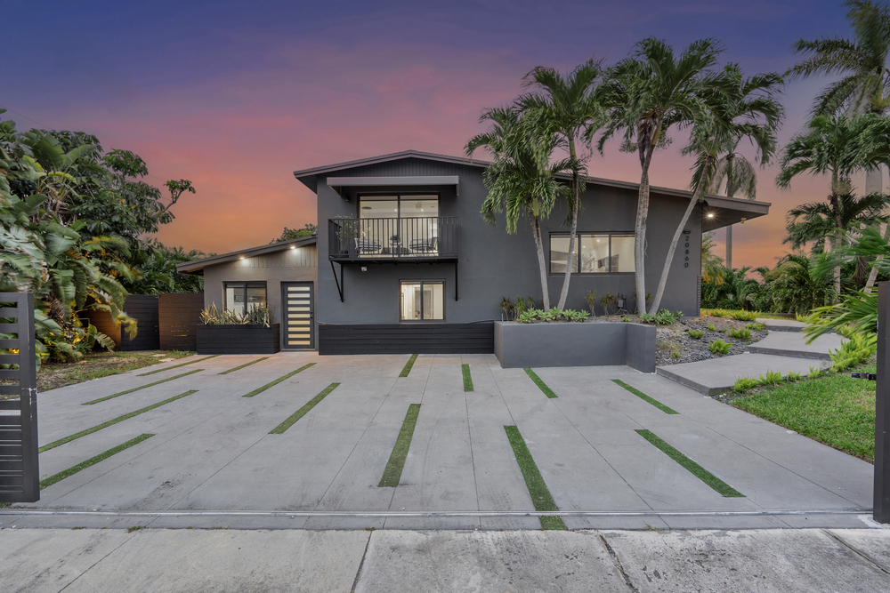 166-20860 Highland Lakes Blvd twilight_001 (1) 166-20860 Highland Lakes Blvd twilight_001 (1)